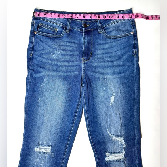 Judy Blue Women’s Relaxed Fit Distressed Jeans
Size- 30 - Picture 3 of 9